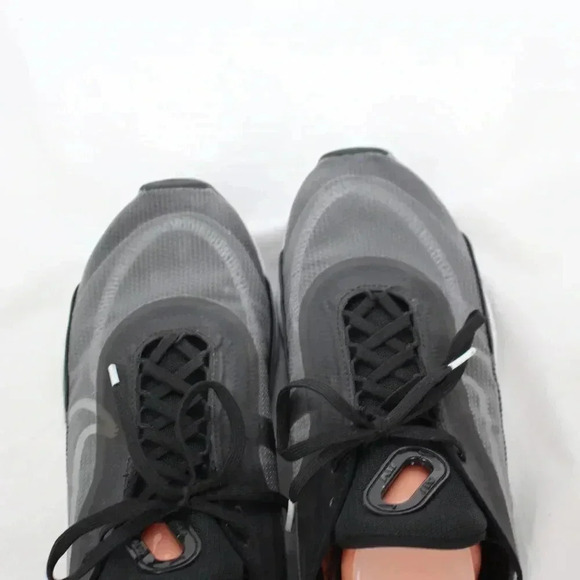 NIKE - Picture 6 of 8